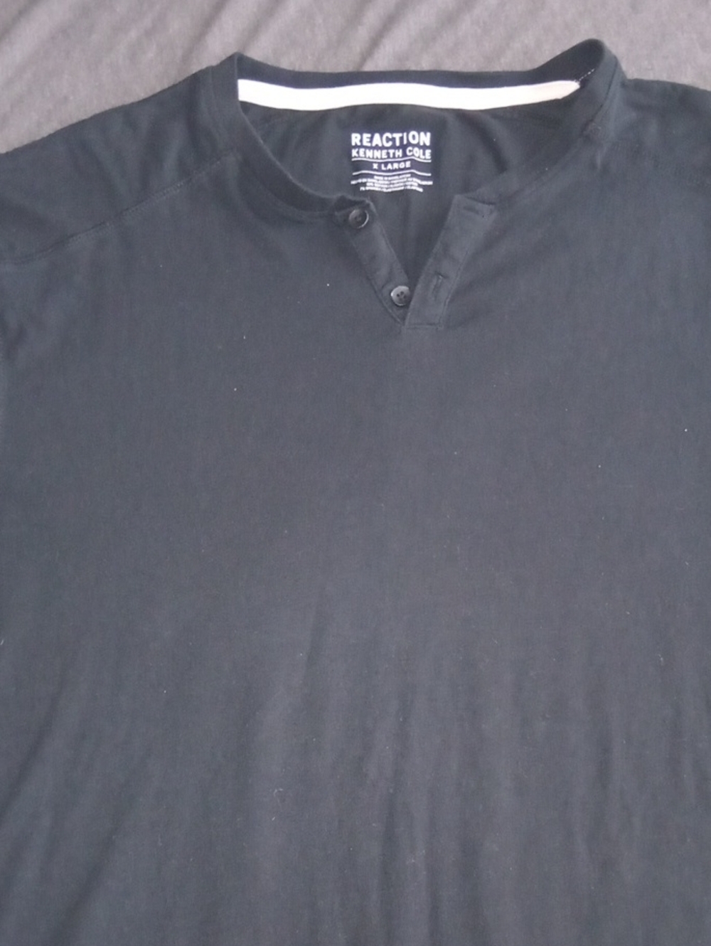 Reaction Kenneth Cole Black Short-Sleeve Henley Tee